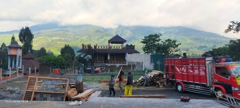 Proyek bangunan komersial di Temanggung